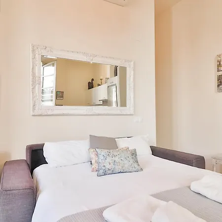 Flat 2 Bedrooms In The Center